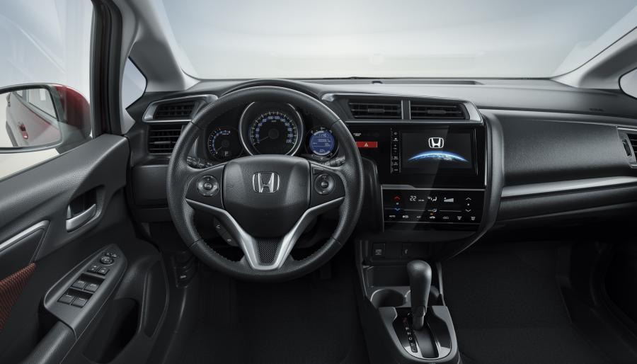 Торпедо Honda WR-V 2017 года  (фото 28 из 35)